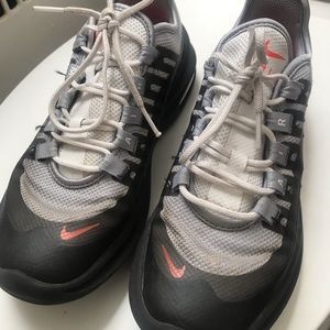 ✂️ Price Drop ✂️ Nike Airmax Sneakers